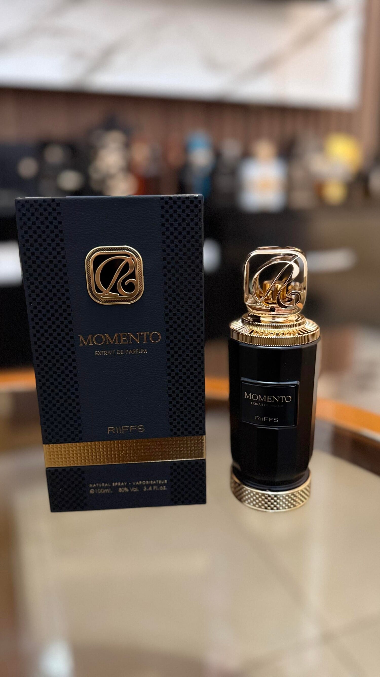 Momento, bottle, angle