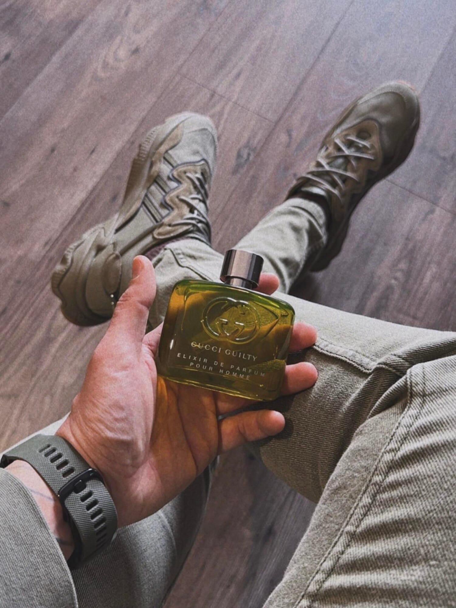 Guilty Elixir de Parfum pour Homme, on-skin / lifestyle