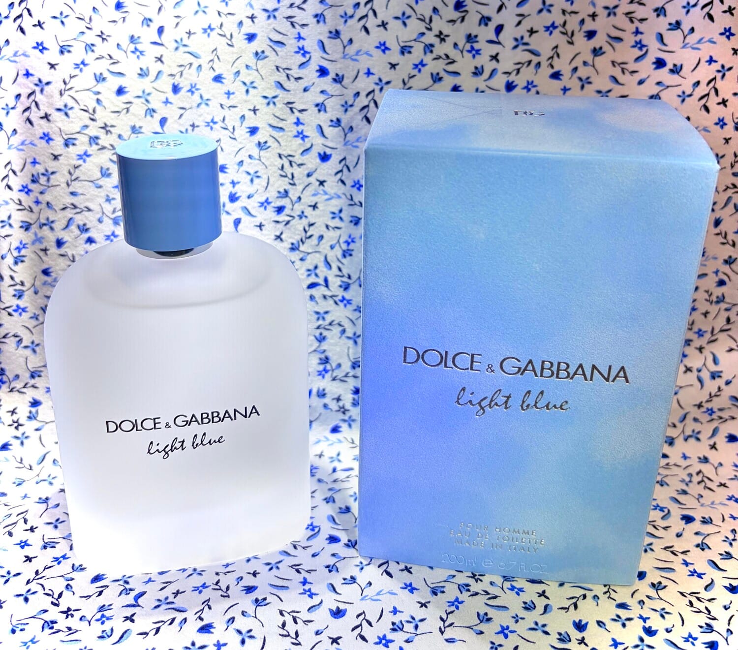 Light Blue Pour Homme Eau de Toilette, bottle, angle