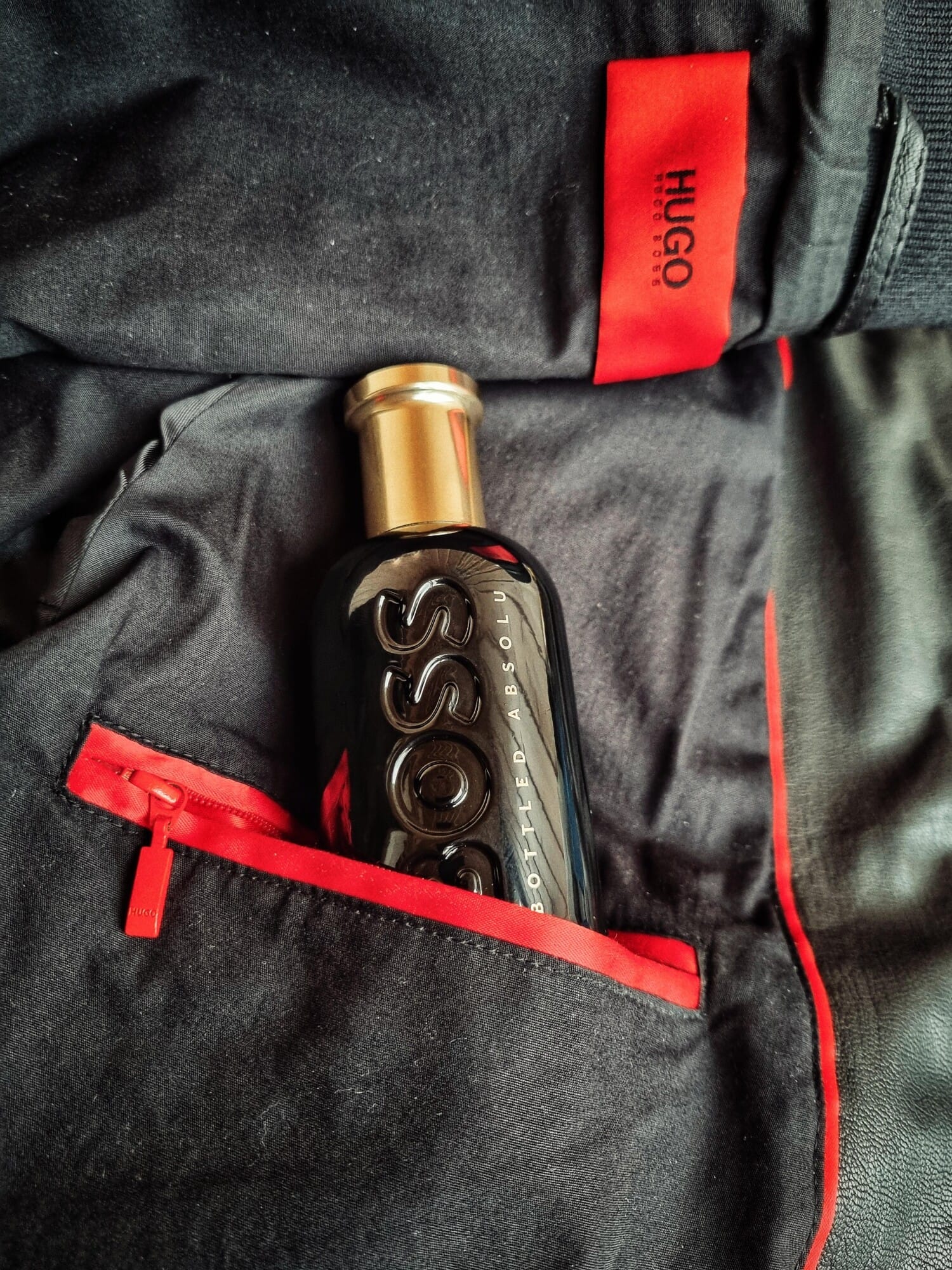 Bottled Absolu, bottle, angle
