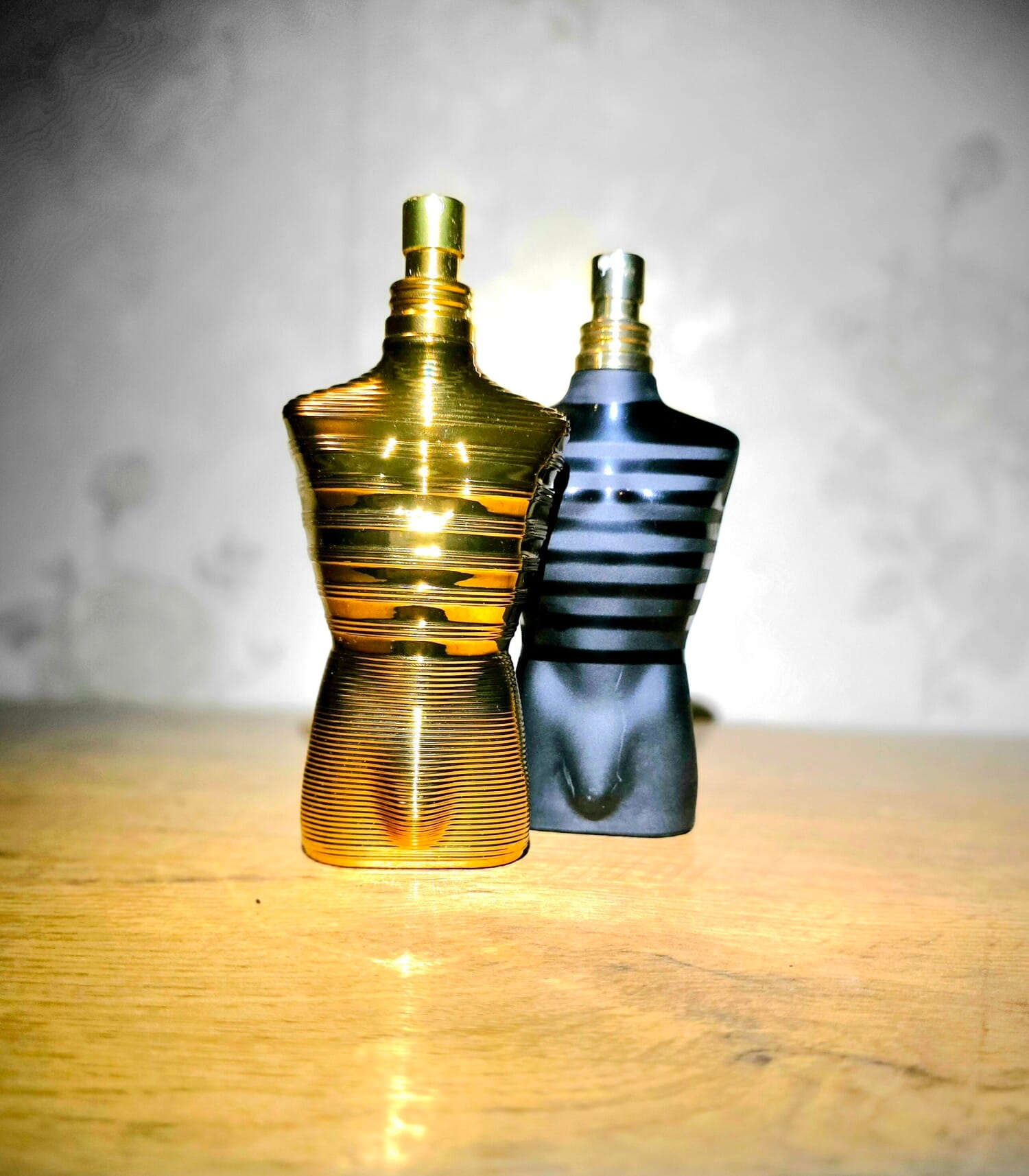 Le Male Le Parfum, bottle, angle