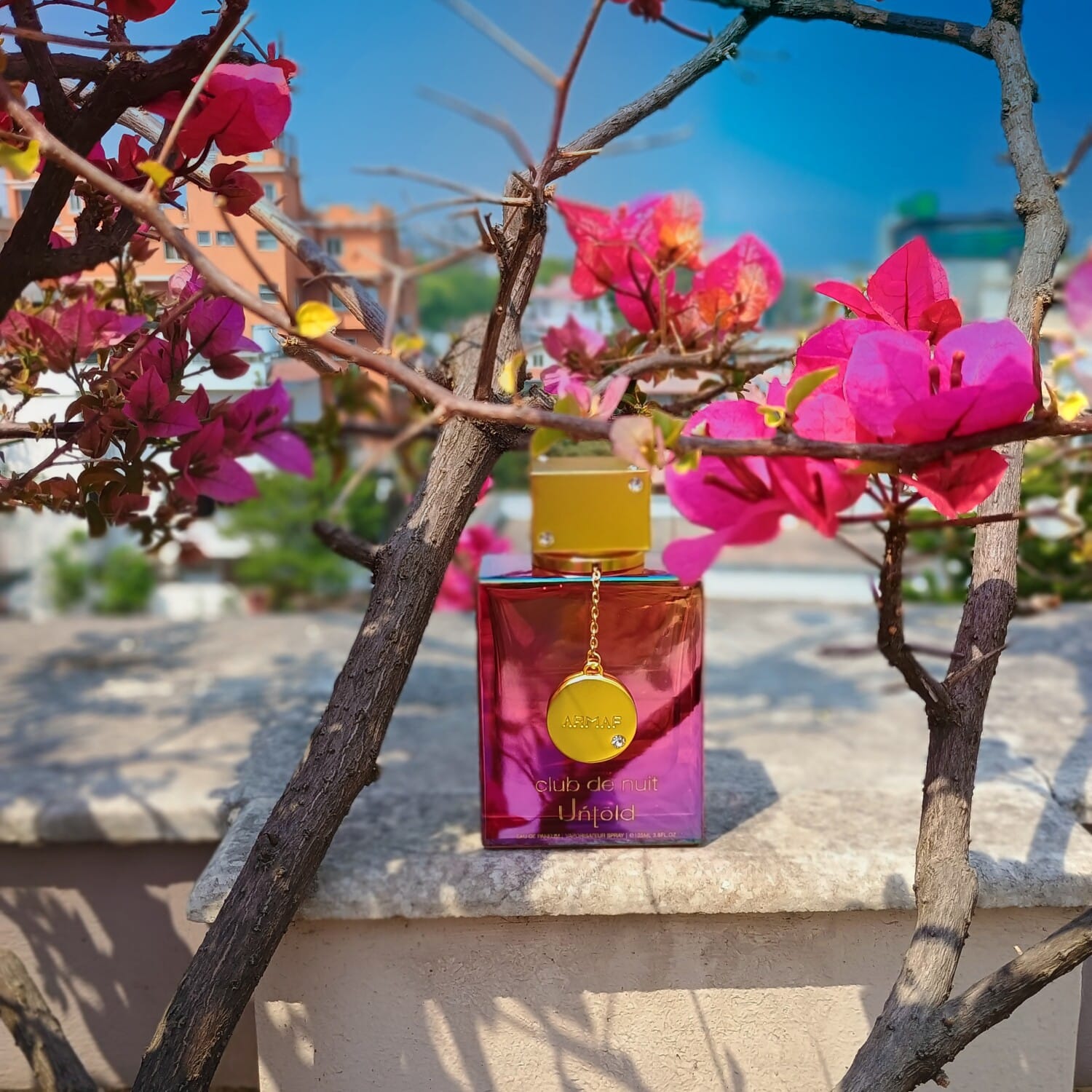 Club de Nuit Untold, on-skin / lifestyle