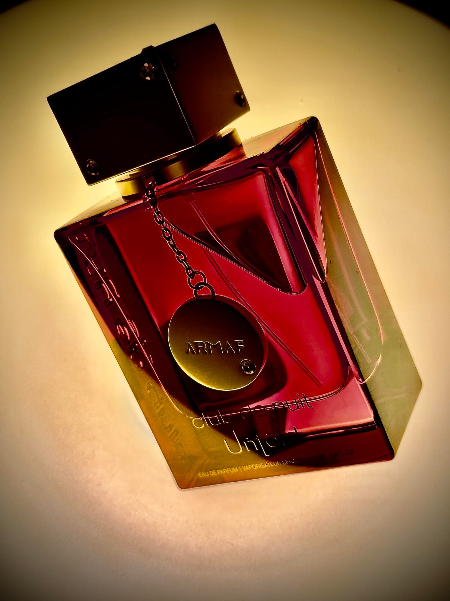 Club de Nuit Untold, bottle, angle