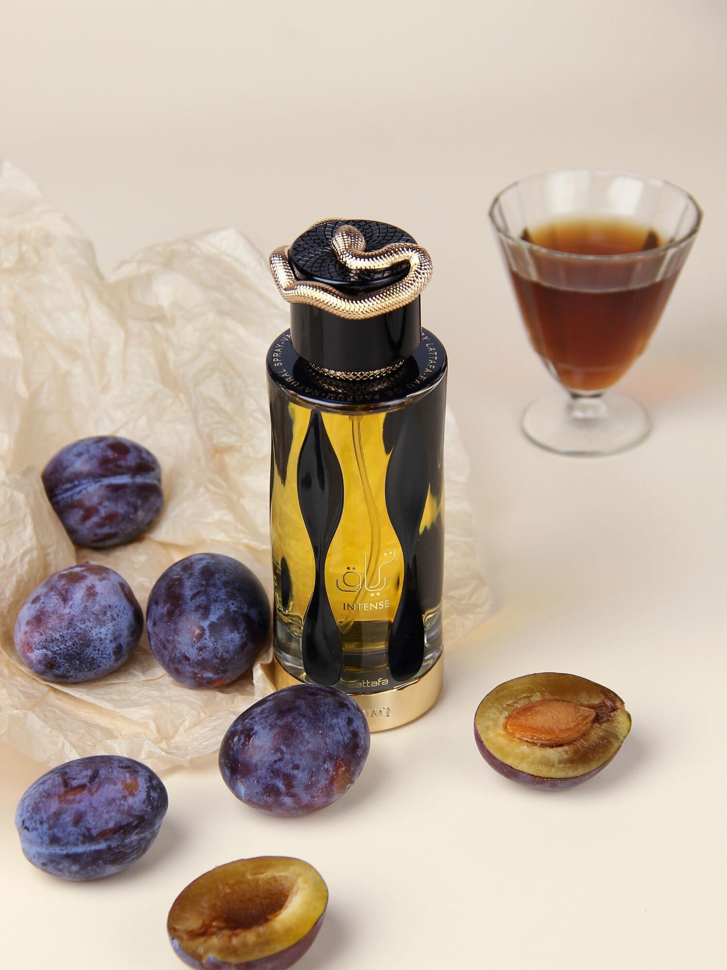 Teriaq Intense, on-skin / lifestyle