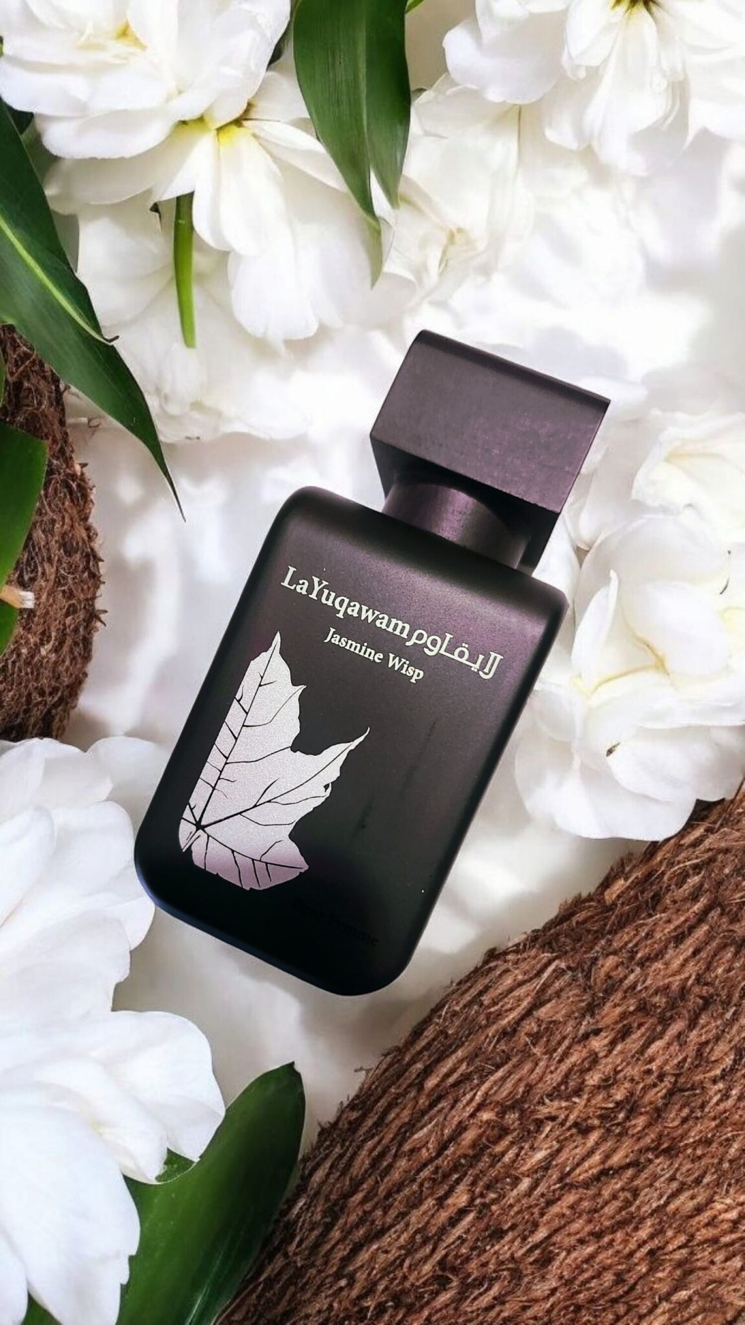 La Yuqawam Jasmine Wisp, bottle, angle
