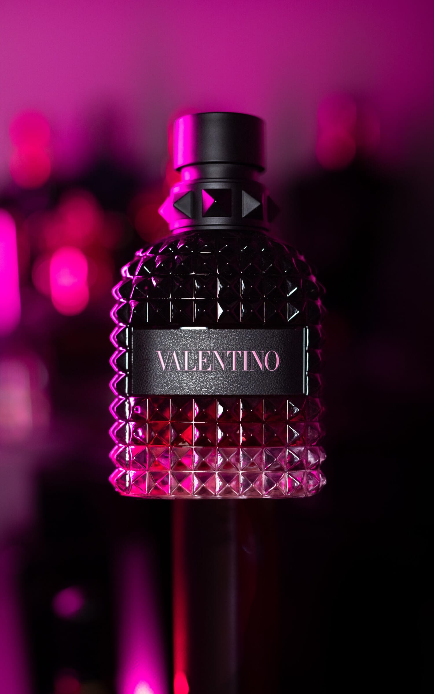 Valentino Uomo Born In Roma Intense, on-skin / lifestyle