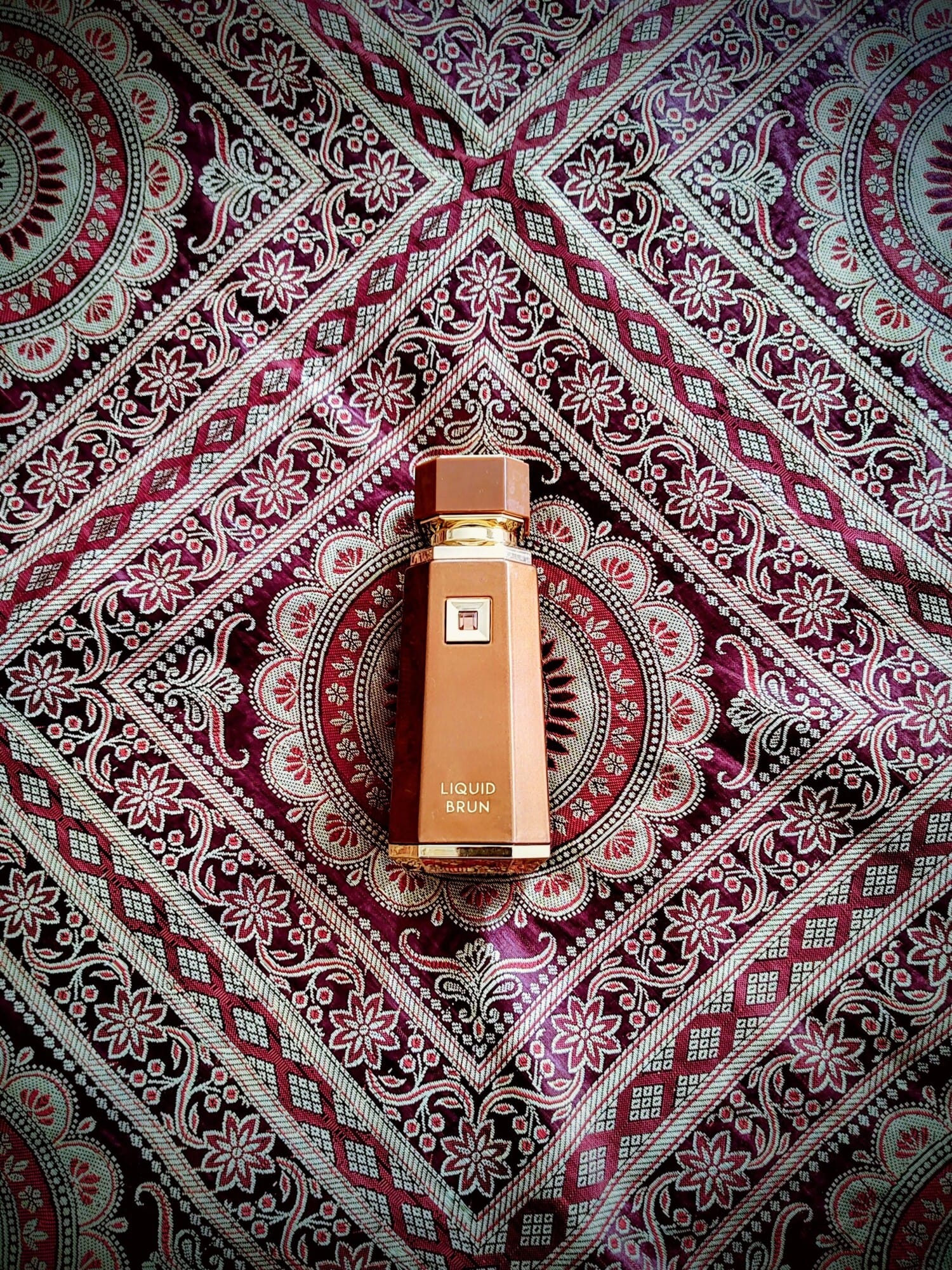Liquid Brun, bottle, angle