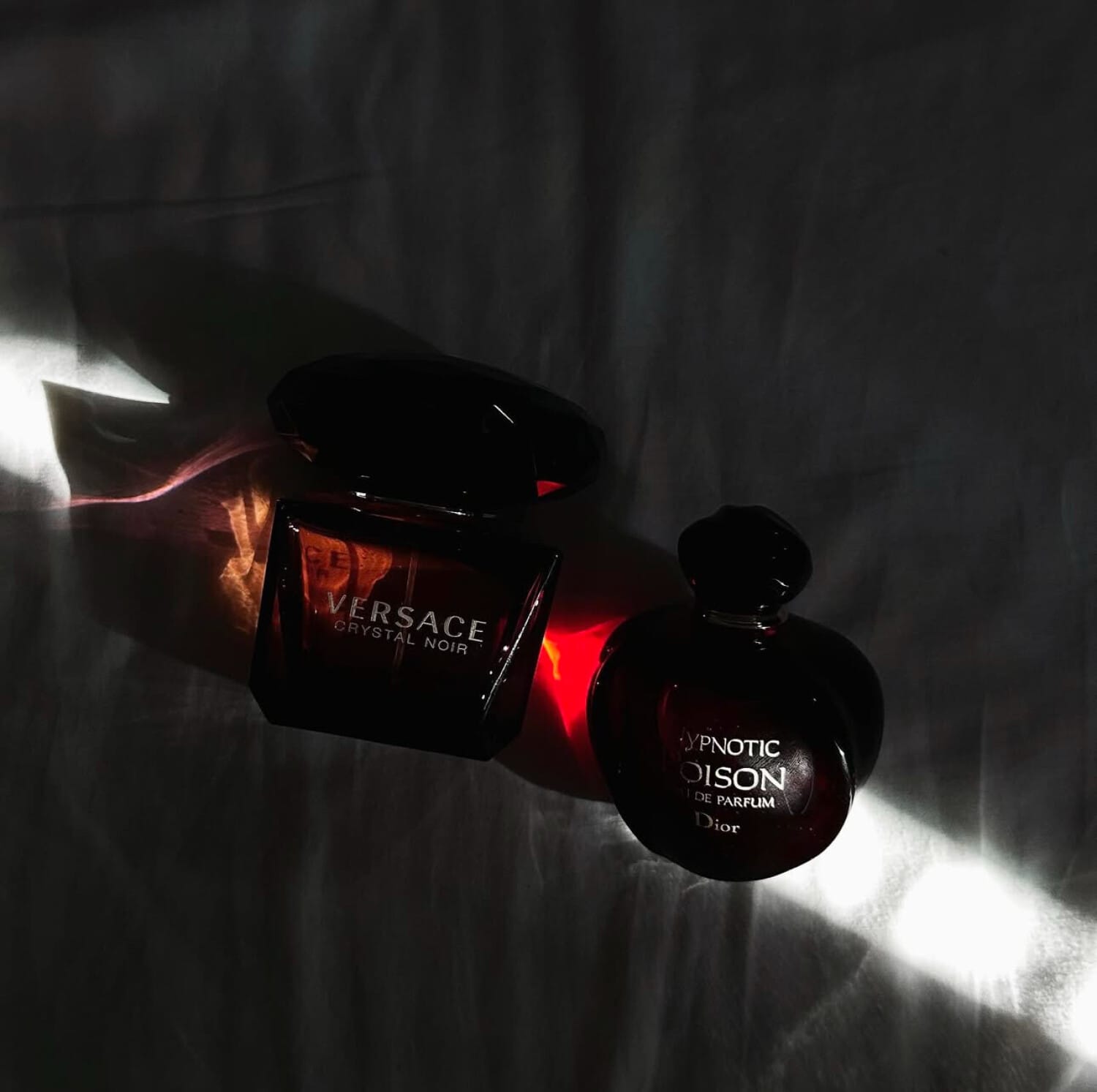 Crystal Noir Parfum, on-skin / lifestyle