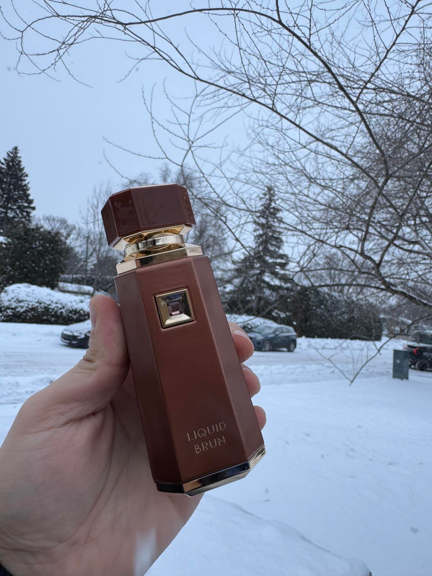 Liquid Brun, on-skin / lifestyle