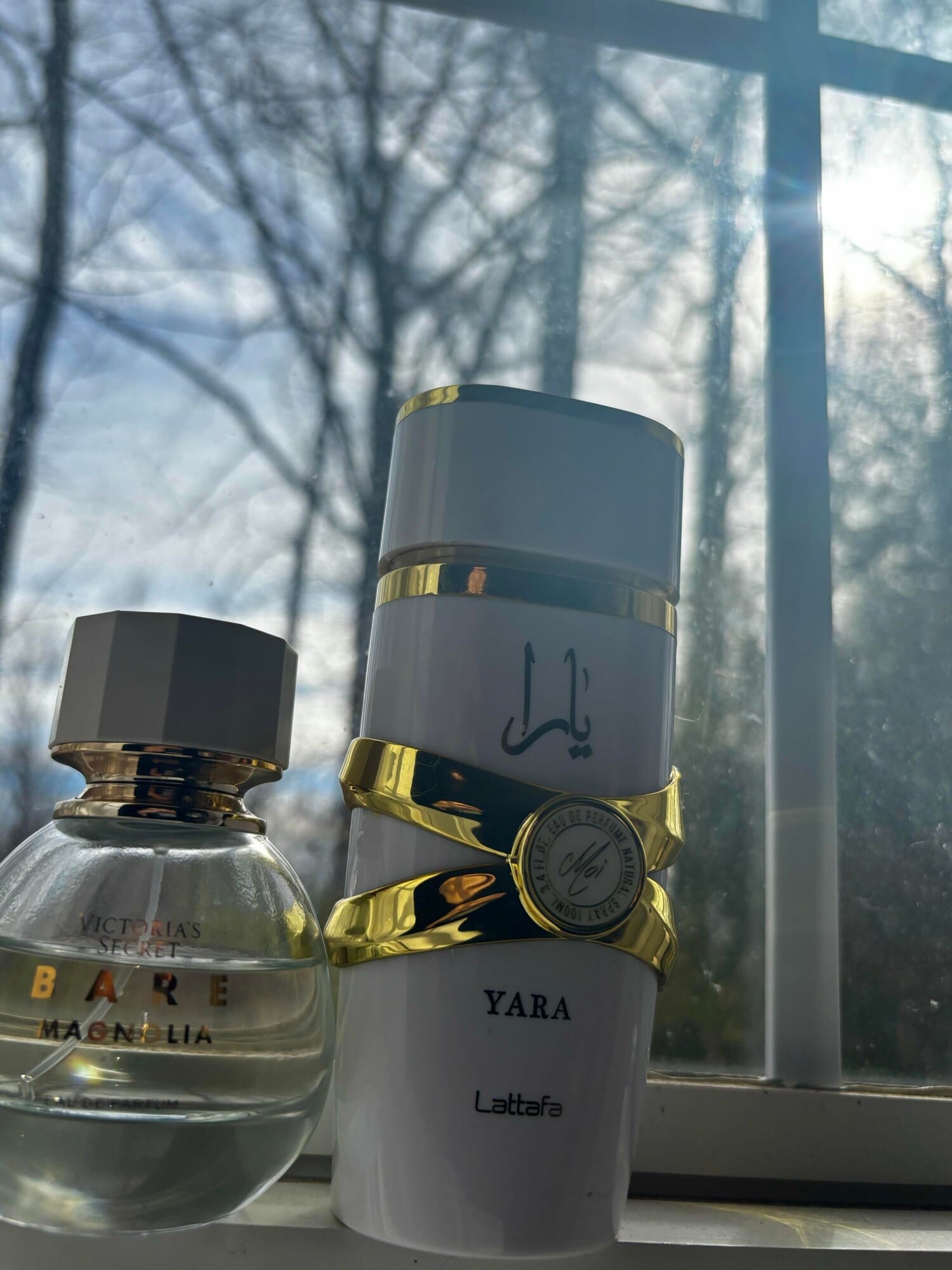 Yara Moi, bottle, angle
